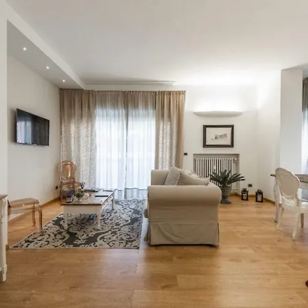 70'S Luxury Cavour Apartment Bari Exterior photo